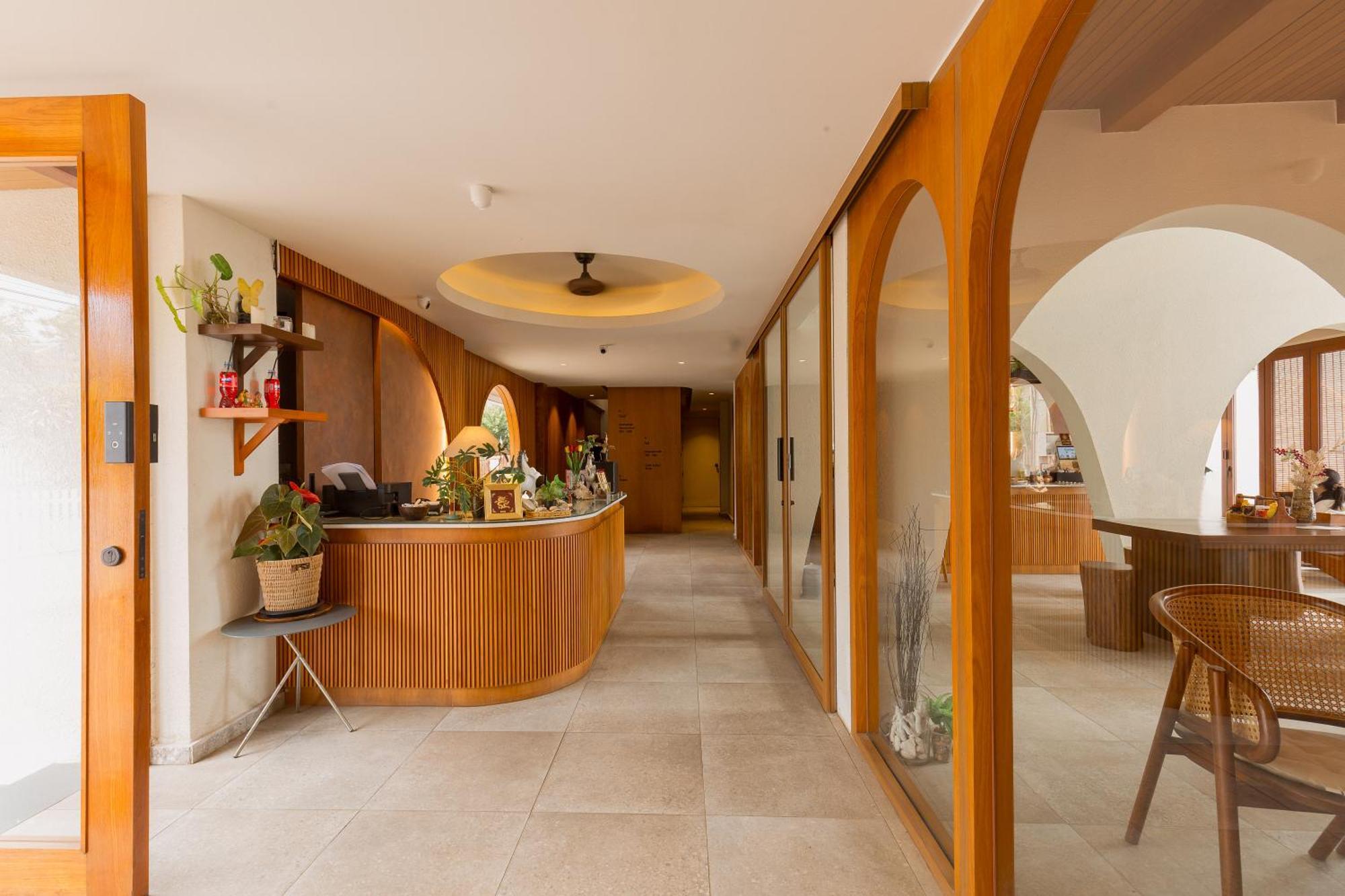 Tasana Bar And Luxury Resort Лан Экстерьер фото