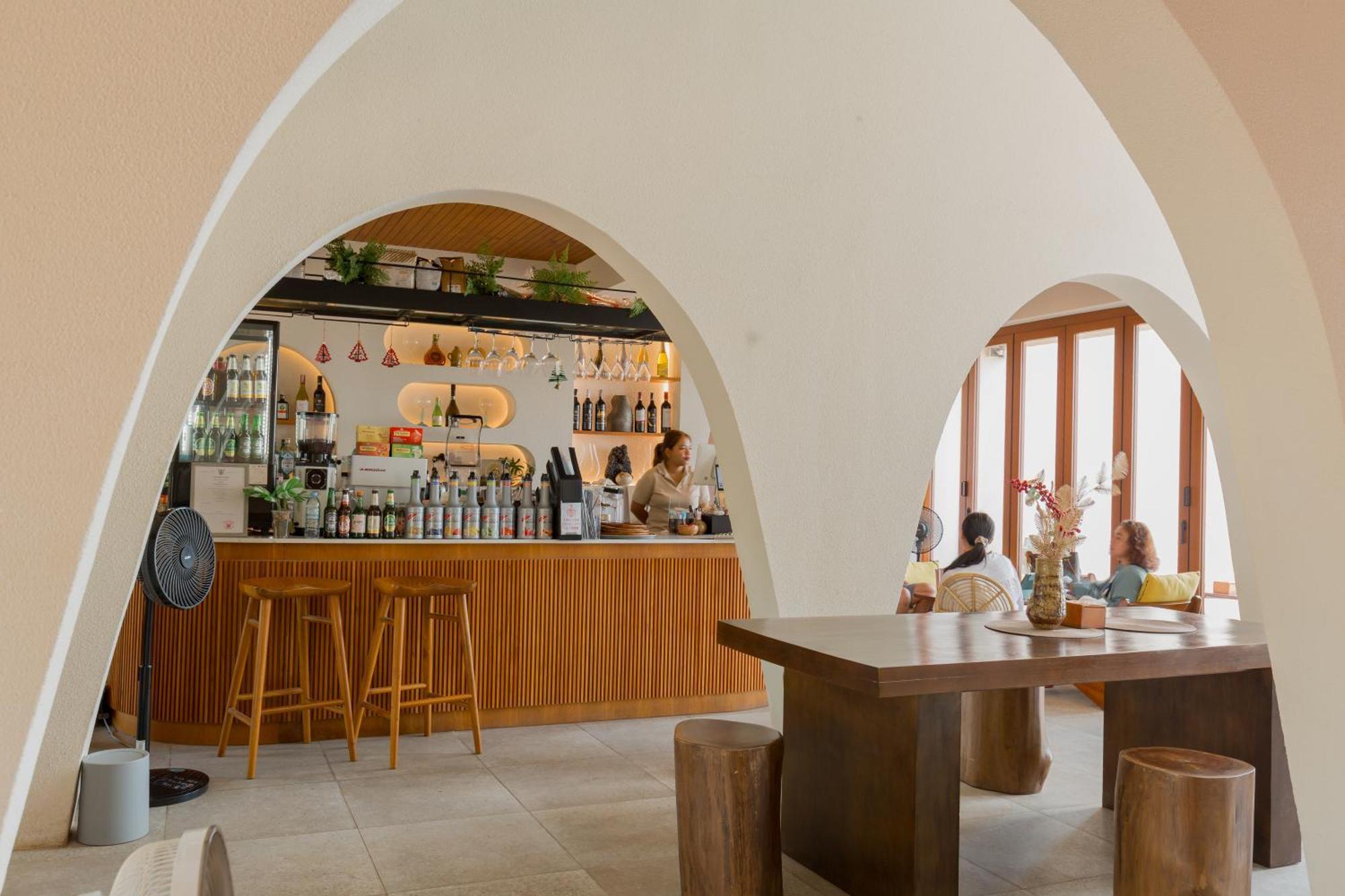 Tasana Bar And Luxury Resort Лан Экстерьер фото